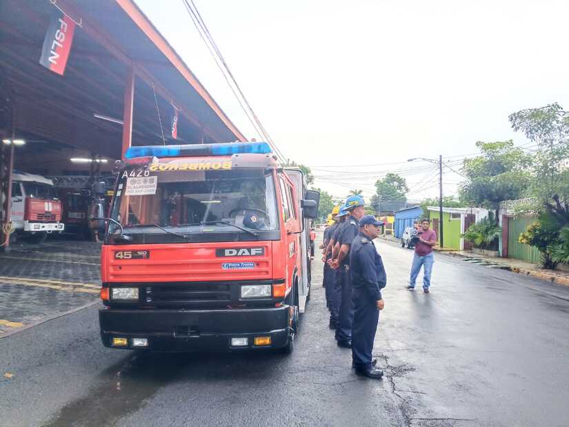 BOMBEROS